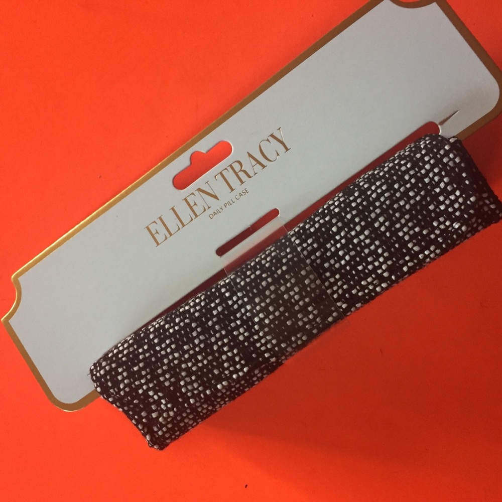 NWT Ellen Tracy 💊 pill container